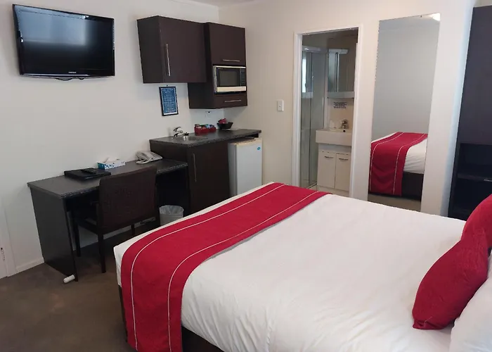 At Eden Park Motel